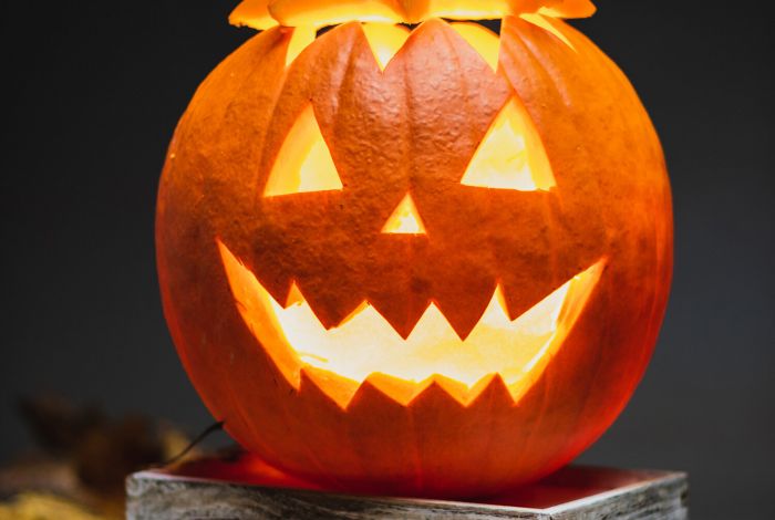 Driving Safely at Halloween: 9 Top Tips for a Spooktacular Night
